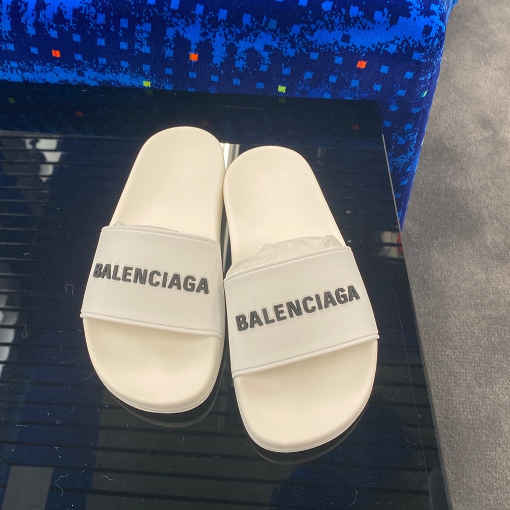 Balenciaga pool slides